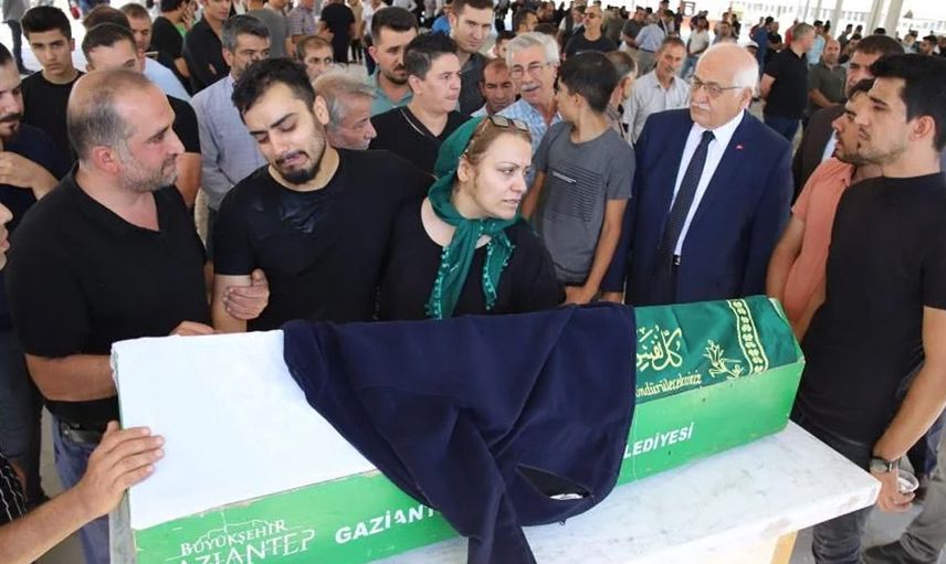 3 yaşındaki Lina bebek öldürülmüş cansız bedeni aylarca derin dondurucuda saklanmıştı! Lina bebeği cenazesi bugün yapıldı