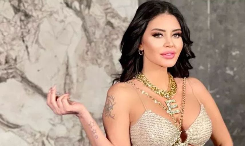 Şarkıcı Ebru Polat bu sefer öyle bir itirafla gündeme geldi ki yer yerinden salladı! "Eski sevgilimle bir AVM'nin bebek emzirme odasında birlikte oldum..." Ne insanlar var ya