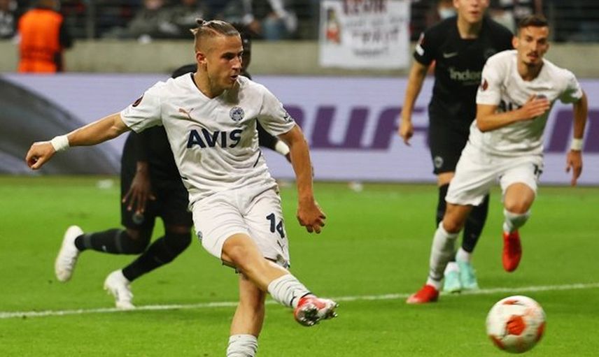 Eintracht Frankfurt - Fenerbahçe Maçında, Osayi Samuel'e Yapılan Faul Sonrası Gerilim Yükseldi!