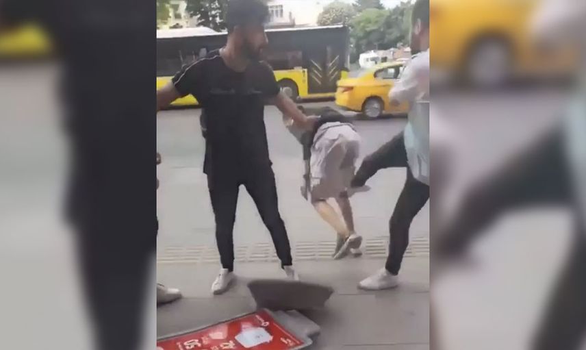 İstanbul’da korkutan olay! Köpeğe yaptıkları ağızları açık bıraktı! Linç edilmekten son anda kurtuldu