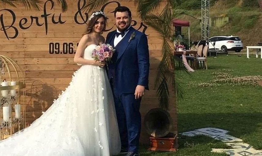 Yerin dibine soktu: Berfu Yenenler kocası Eser Yenenler'e mesaj atan kızı ifşa etti