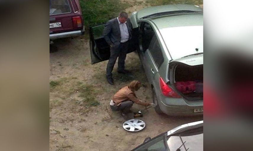 Centilmenlikten Sınıfta Kalan Erkekler ve Yanlarındaki 15 Talihsiz Kadın