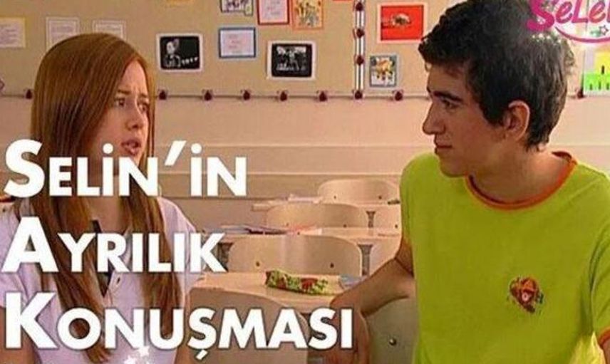Sosyal medya bu fotoğrafı konuşuyor: Sinem Kobal’la aynı dizide rol aldığı kardeşinin o görüntüleri ortaya çıktı