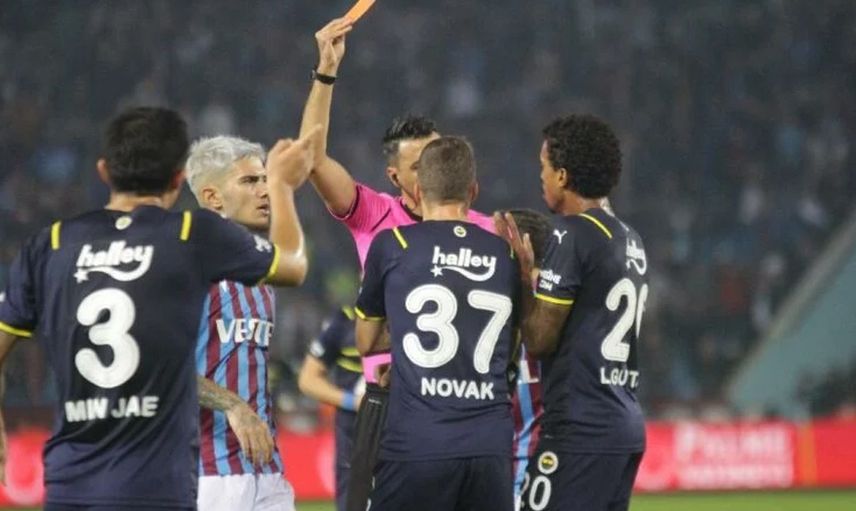 Fenerbahçe, Trabzonspor Maçındaki Hakem Kararlarına Yayını Sonlandırarak Tepki Gösterdi!