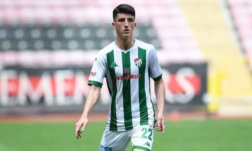 HANGİ TAKIMLARDA OYNADI?