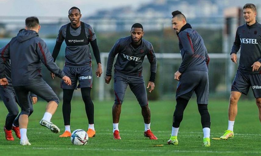 Trabzonspor'un Karagümrük Maçında Bakasetas'ın ve Marek Hamsik'in Oynamasıyla İlgili Önemli Gelişmeler Var!
