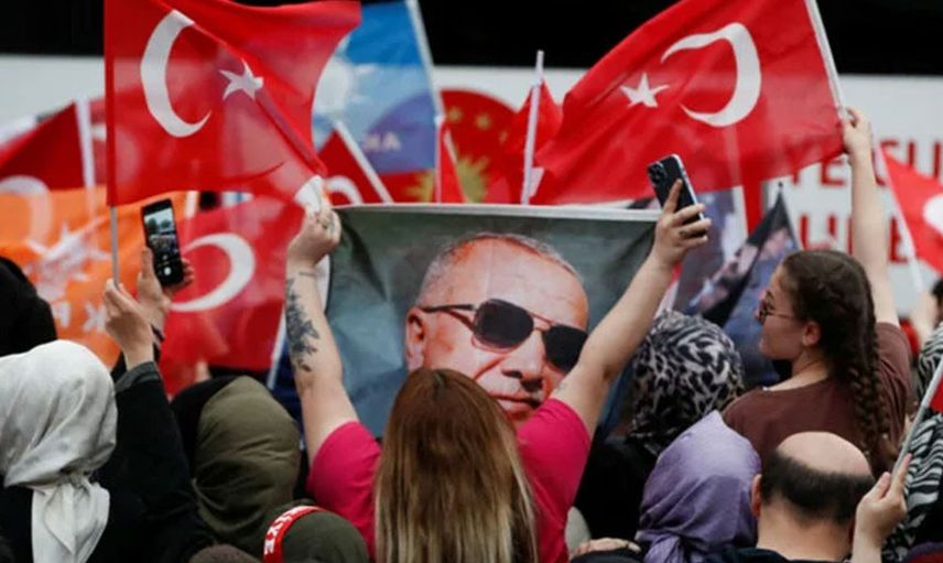 Türkiye sokaklara akın etti: Cumhurbaşkanı Erdoğan'ın seçim zaferi kutlanıyor