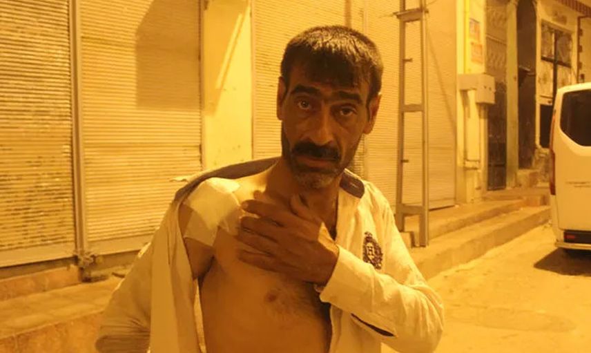 Gaziantep'te Evinin Damında Çay İçen Adam Saçmaların Hedefi Oldu
