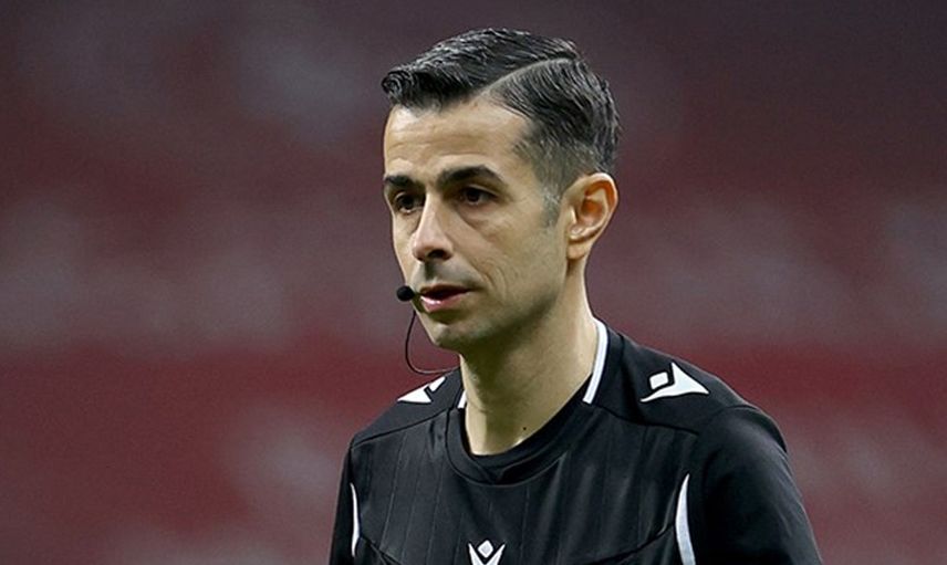 Cüneyt Çakır'ın Kuveyt'te Yönettiği Maç Olay Oldu!