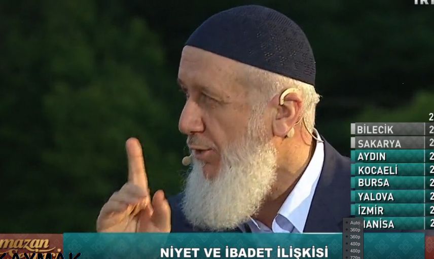 Demet Akalın’dan Ramazan programı yapan din adamlarını öfkelendirecek paylaşım!
