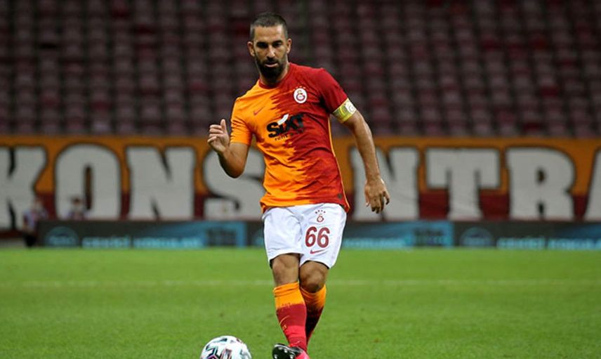 Galatasaray'da Kaptan Arda Turan Futbolu Bırakıyor!