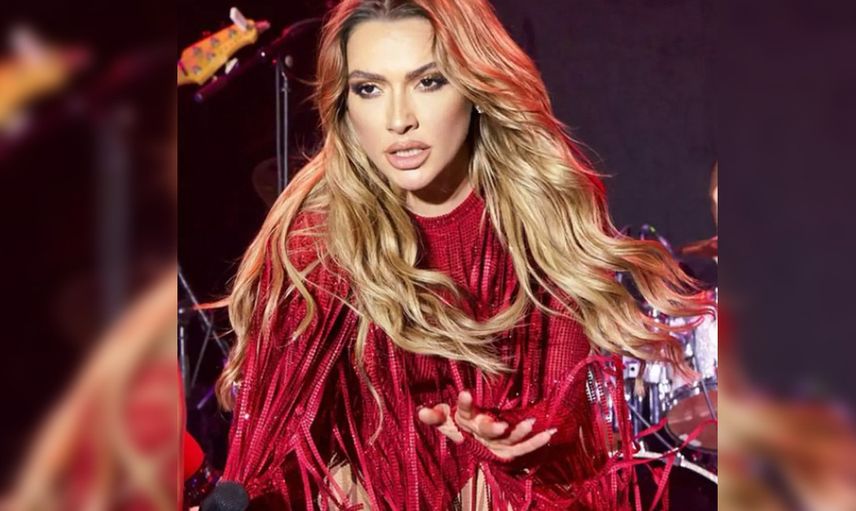 Hadise paylaştığı gibi sildi! Fotoğraftaki o detay dikkatlerden kaçmadı