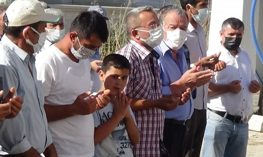 İzmir’de Korkunç Cinayet: Sevgilisinin Boğazını Keserek Öldürdü!