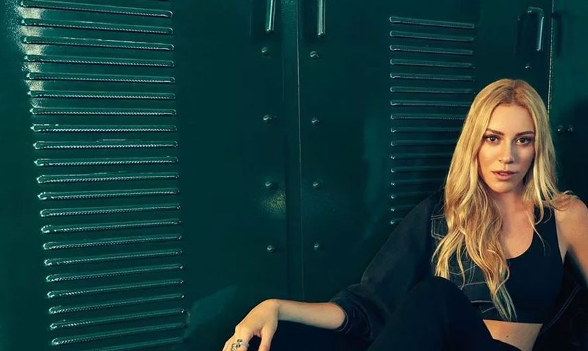 Sosyal medya bu fotoğrafı konuşuyor: Sinem Kobal’la aynı dizide rol aldığı kardeşinin o görüntüleri ortaya çıktı