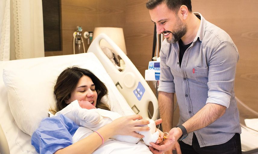 Alişan bir filmde öpüşmediği için eşiyle evlendiğini söylemişti: Buse Varol’un o filmdeki cesur sahneleri ortaya çıktı!