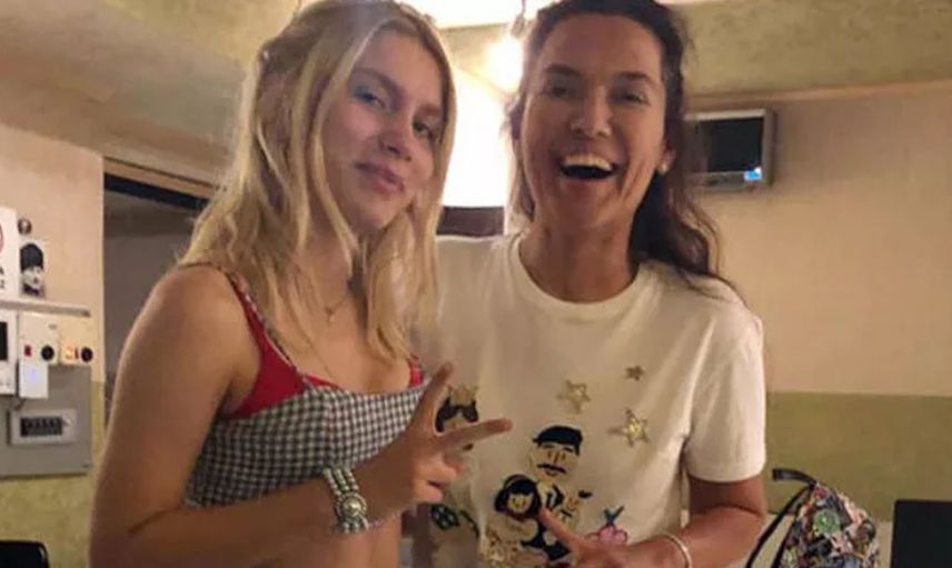 Aleyna Tilki ve Demet Akalın arasındaki gerginlik hız kesmeden devam ediyor az kaldı Demet Aleyna'nın saçını başını yolacak