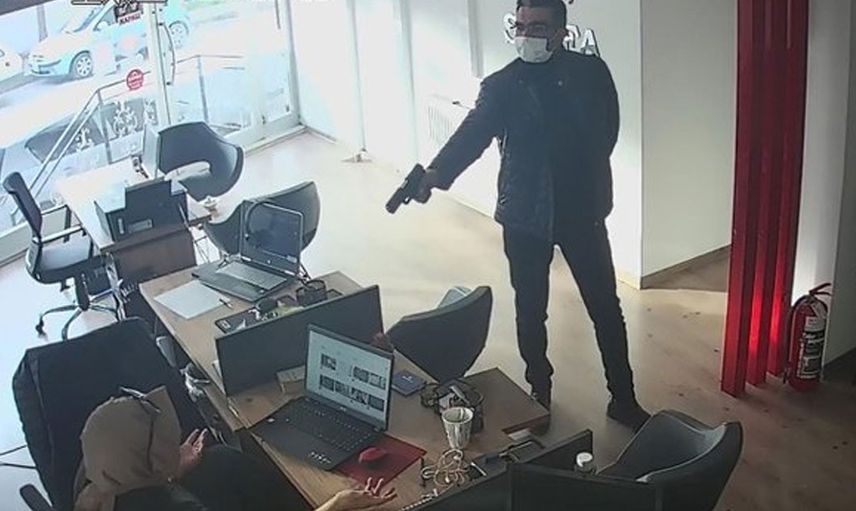 Manisa’da korkunç olay: Genç kadını ofiste kurşun yağmuruna tuttu