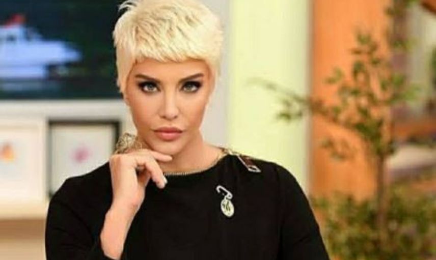Deniz Akkaya'nın Sırrı Ortaya Çıktı! Güzelliğiyle Yıllara Meydan Okuyor