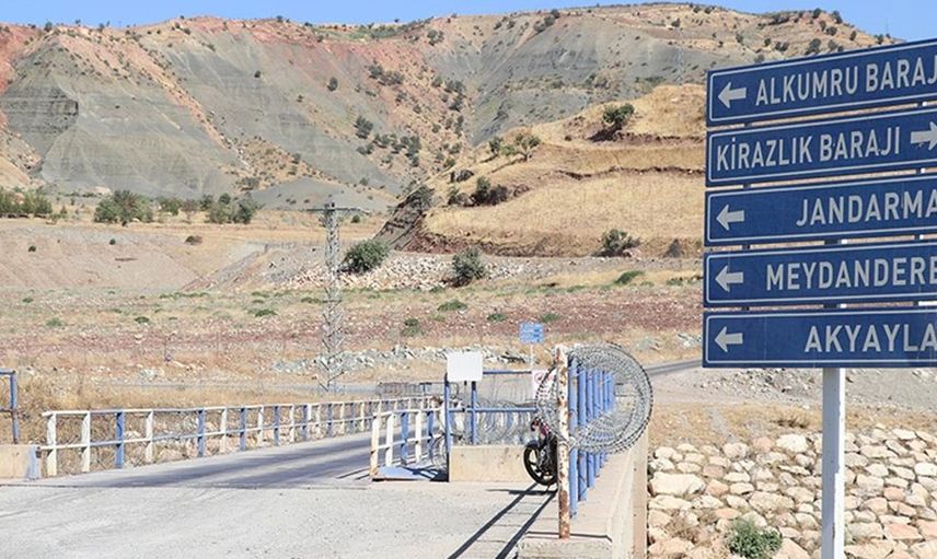 'Bütün evler sallanıyor'
