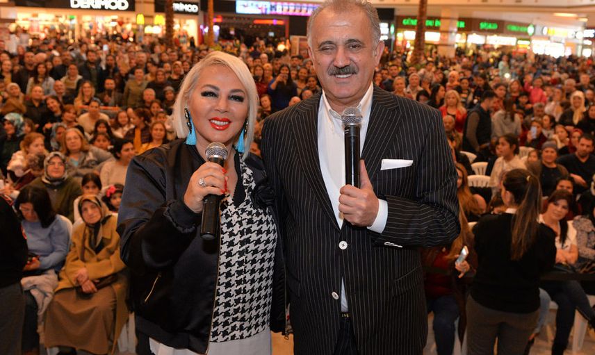 Safiye Soyman ve Faik Öztürk sosyal medyada alay konusu oldu: Terliklerini görenler şaşkına döndü!