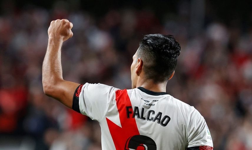 Burak Elmas Galatasaray'dan Ayrılan Radamel Falcao'nun Maliyetini Açıkladı!