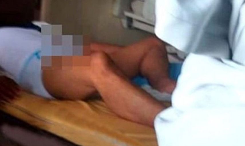 Kendi testislerini doğradı