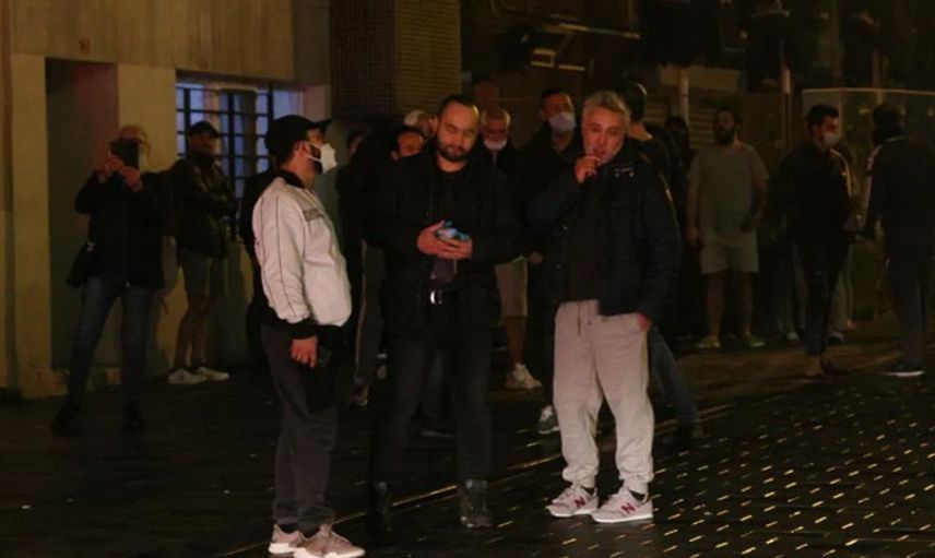 Taksim'de Panik Dolu Anlar! Turistler Sokağa Döküldü