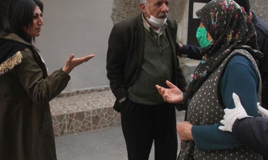 Evladını Arayan Engelli Annenin Saçlarını Tutam Tutam Yoldular!