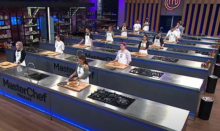 MasterChef de Mehmet Şef Yarışmacıları Tulumbayla İmtihan Etti