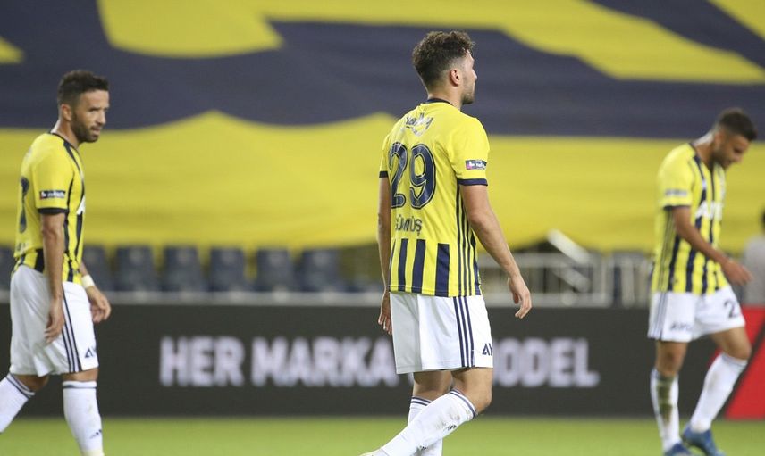Fenerbahçe'de Caner Erkin ve Sinan Gümüş Kadro Dışı Bırakıldı!