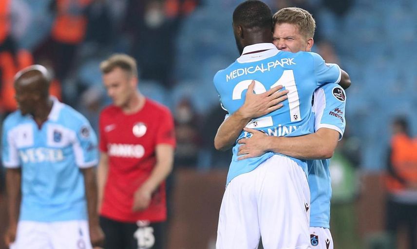 Trabzonspor Süper Lig'de Tarih Yazıyor!