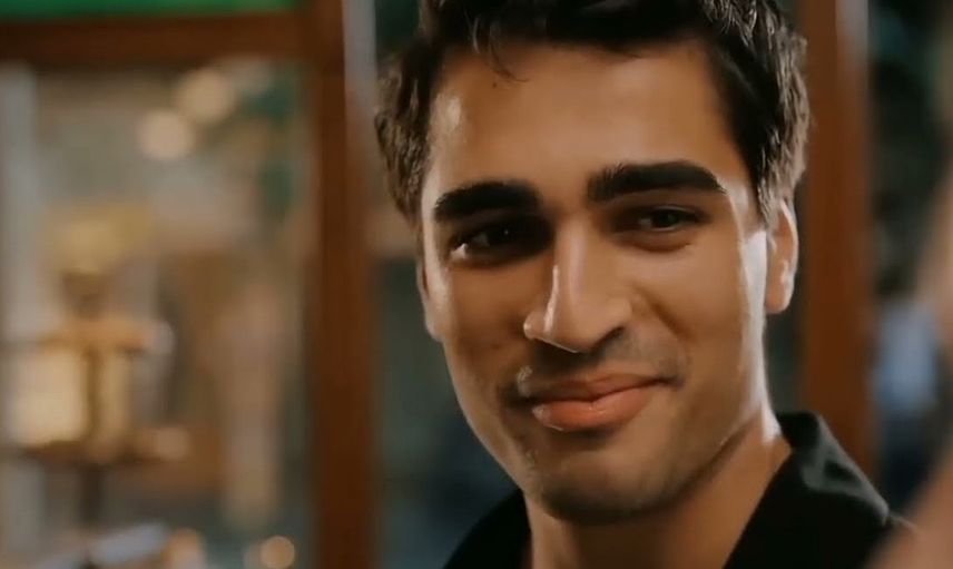 Yalı Çapkını'nın Ferit'inin yeni arabasını görenler bakakaldı! Fiyatı dudak uçuklattı...