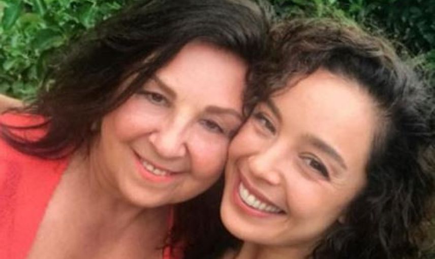 Azra Akın ve Annesi