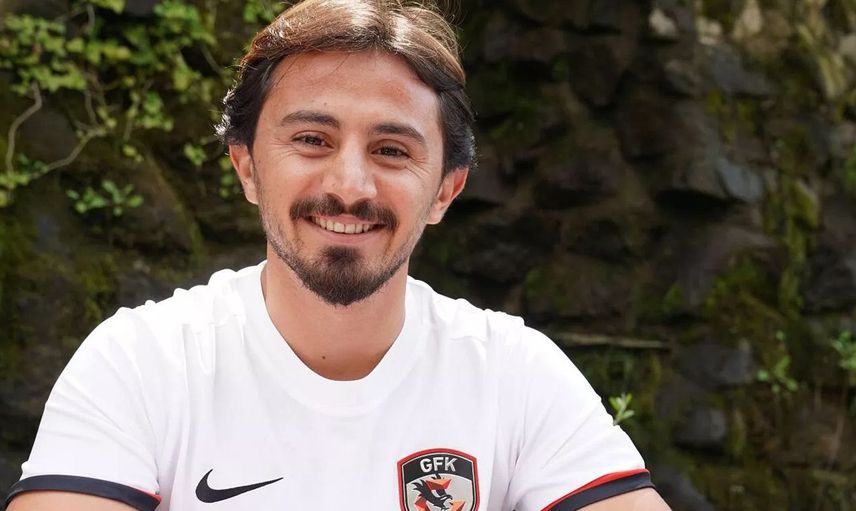 Recep Niyaz’ın Eşi, Covid-19 Hastalığı Nedeniyle Karnındaki Bebeğini Kaybetti!