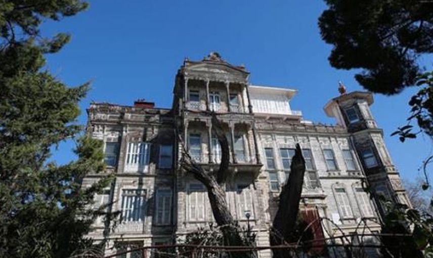 İngiltere'de büyük bir rezillik yaşandı! Okul yönetimi Müslüman çocuklara domuz eti yedirdi