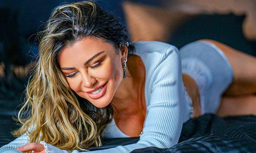 Yüzüne sperm sürdüğünü itiraf etmişti: Selen Görgüzel'in çılgın dansı alay konusu oldu!