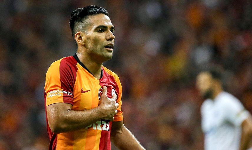 Galatasaray'da Falcao ve Feghouli Krizi!