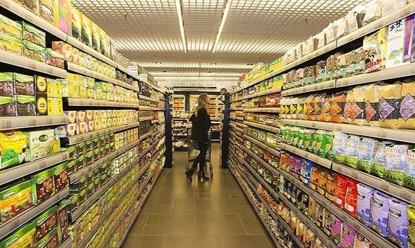 A 101'de yaşanan skandal olay! O anlar kameralara saniye saniye yansıdı