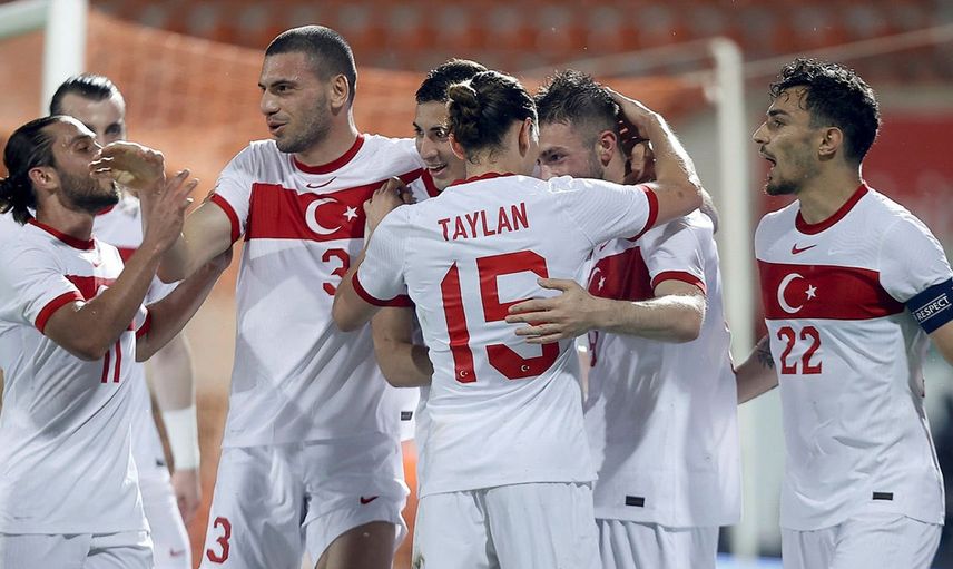 Galatasaray, Milli Futbolcu Kaan Ayhan'ın Transferinde Anlaşmayı Sağladı!