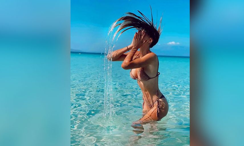 Şeyma Subaşı Instagram üzerinden bikinili fotoğrafını paylaştı ortalık alev aldı! Vücut hatları gündem oldu