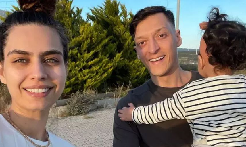 Mesut Özil ve Amine Gülşe çiftinden duygulandıran hareket: 12 yıl boyunca sahip çıkacaklar!