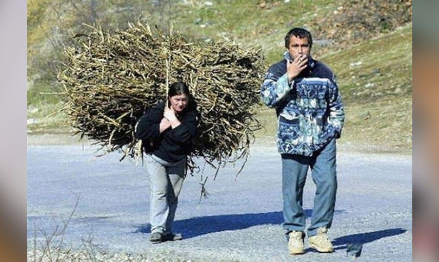 Centilmenlikten Sınıfta Kalan Erkekler ve Yanlarındaki 15 Talihsiz Kadın