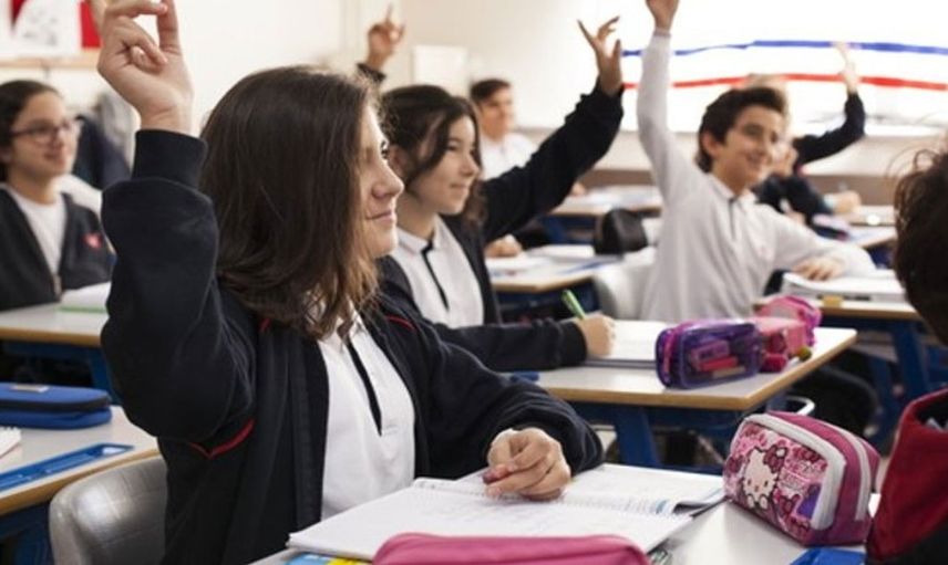 Akıllara durgunluk getiren iddia! Evli öğretmen öğrencisine cinsel ilişki daveti