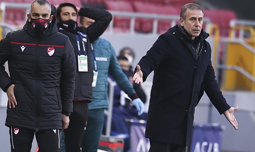 Trabzonspor-Galatasaray Derbisinde Abdülkadir Ömür, Gözyaşlarına Hakim Olamadı!