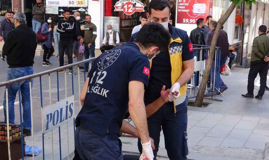 Adana'da Dedesini Döverek Kör Bıraktı