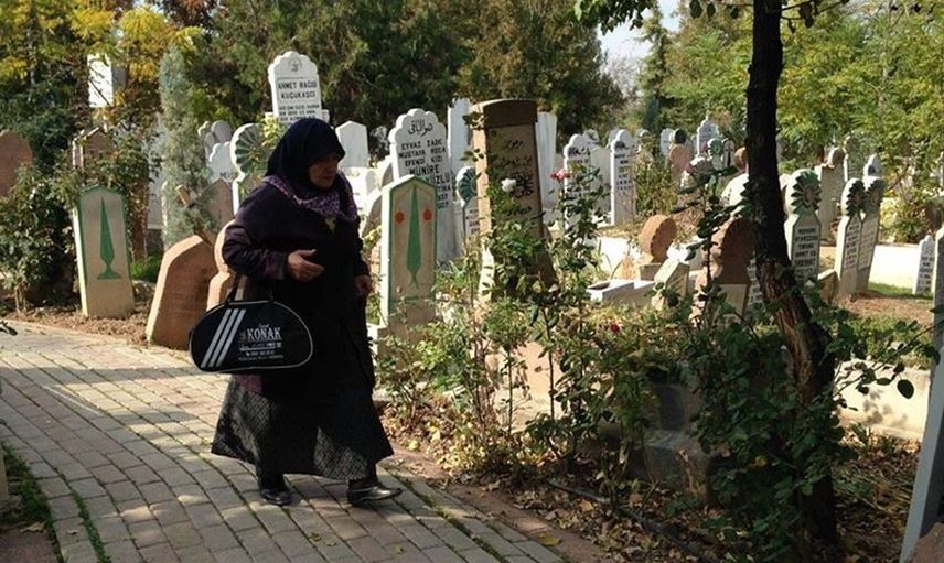 Afyonkarahisar'da Eşini ve Çocuğunu Öldüren Babanın Cenazesi Ailesinden Uzağa Defnedildi!