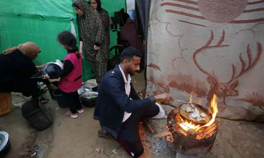 Filistinliler çadırlarda soğuk havayla mücadele ediyor: İşte o yürek yakan görüntüler...