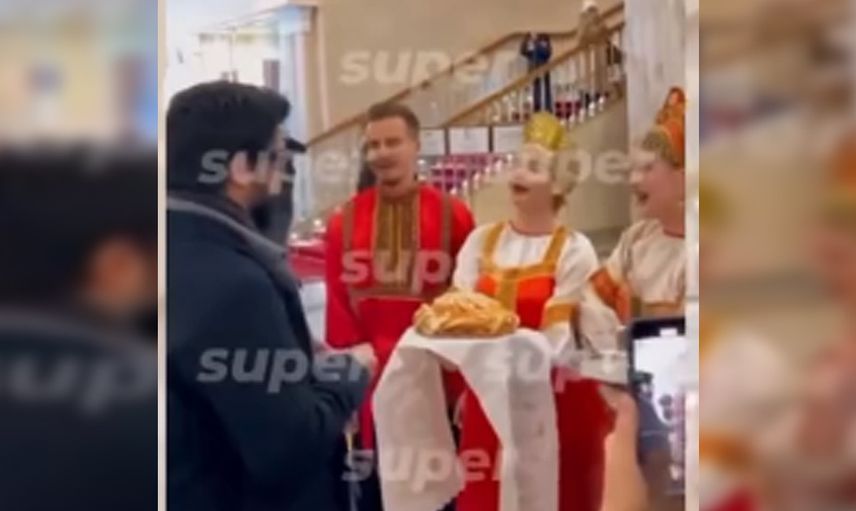 Burak Özçivit Rusya'yı fethetti! Öyle bir karşıladılar ki... Şaşkına döndü!