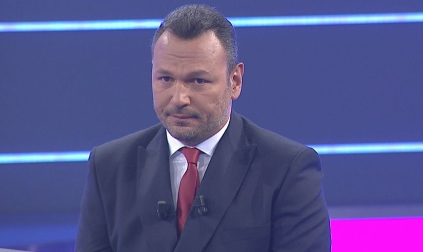 Ali Sunal Fotoğrafları - Ali Sunal Resimleri