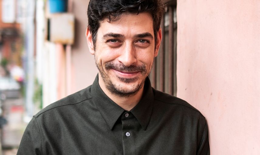 Alper Saldıran Yerçekimsiz Yoga Yaptı